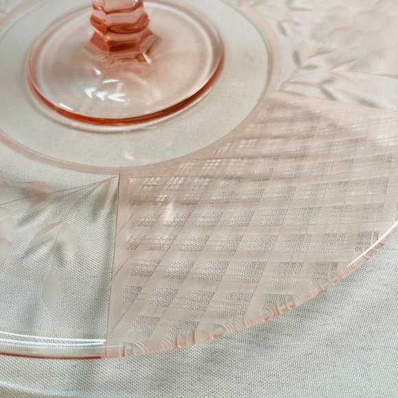 McKee Vintage Pink Center Handle Tidbit Server #151 Diamond Lattice Floral Etch - Picture 5 of 10